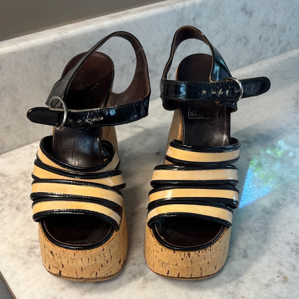 Elegant Black and Cream Platform Sandals